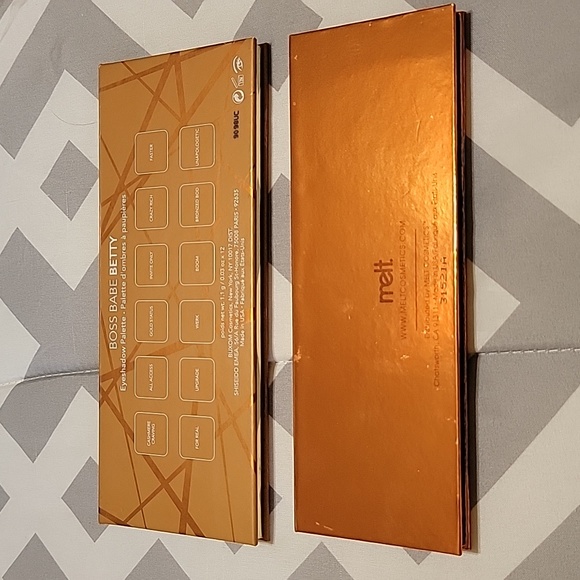 BOSS BABE BETTY BUXOM PALLET MELT COSMETICS BRUNETE PALLET - Picture 3 of 3